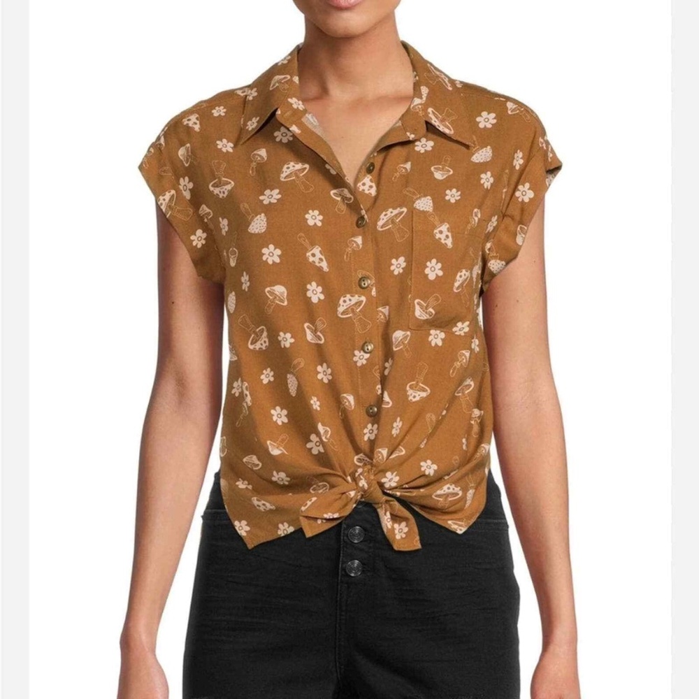 No Boundaries Junior Floral & Mushroom Short Sleeve Button Down Top Brown Size L